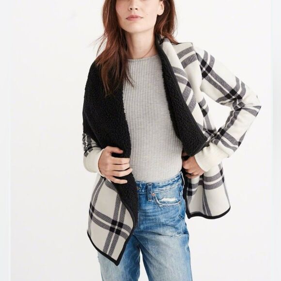 Abercrombie & Fitch Sherpa Fleece Jacket in Black & White Plaid - Size S - Picture 1 of 5